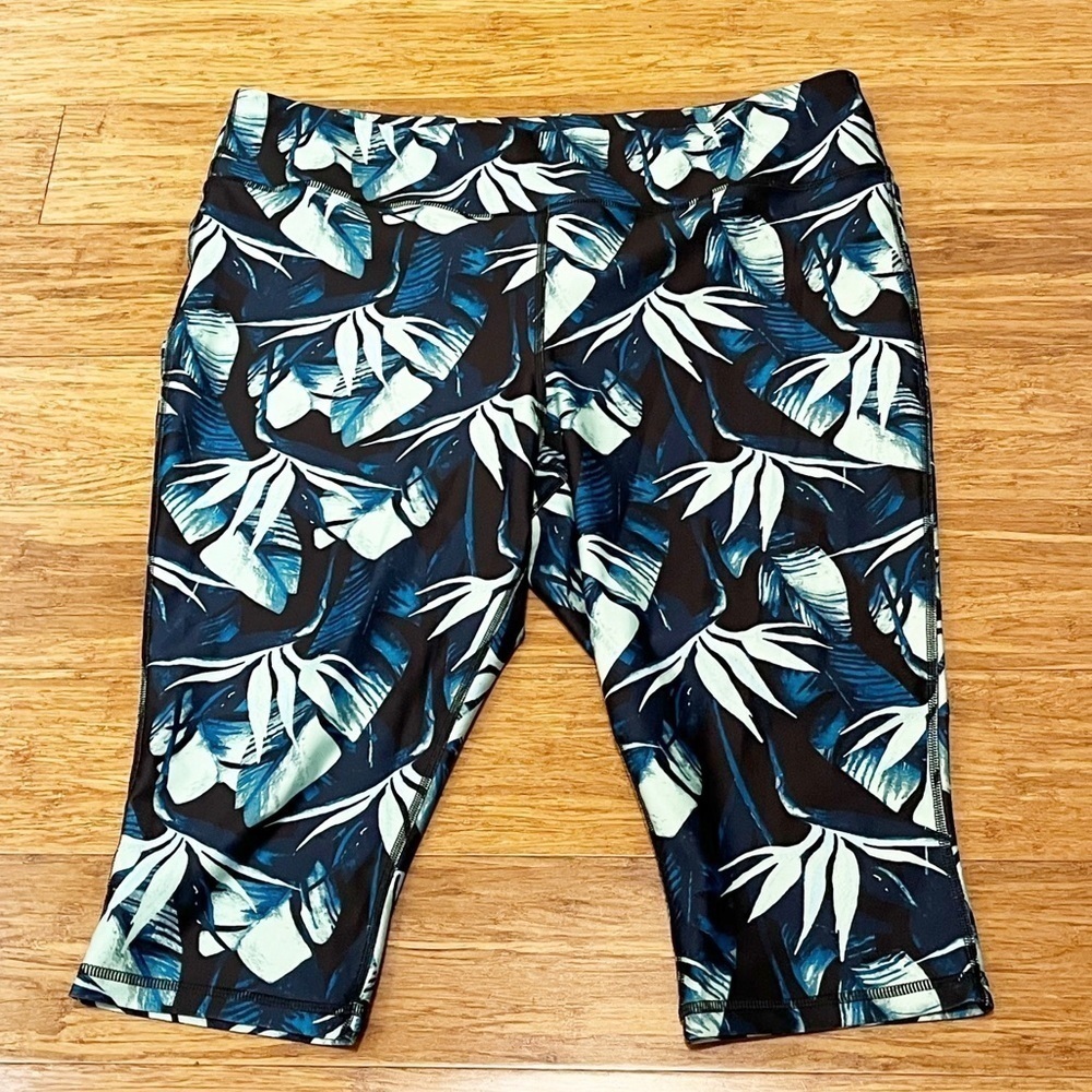 Jockey floral leaves blue, black, white, Hawaiian style biker shorts. Size 3X